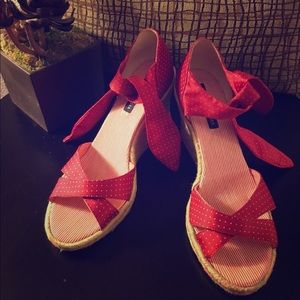 TOMMY HILFIGER ROPE WEDGES RED W/WHITE DOTS-Sz8M